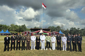 Danlanal Bintan Ikuti Upacara HUT ke-80 RI, Ribuan Warga Padati Lapangan Bukit Kerang