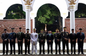 Danlanal Dumai Bersama Forkopimda Riau Kenang Jasa Pahlawan Lewat Apel Kehormatan dan Renungan Suci