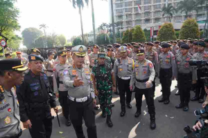 Brimob Polda Metro Jaya Siagakan Pasukan dalam Apel Operasi Merdeka Jaya 2025