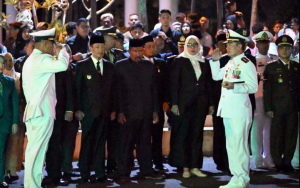 Meriah dan Khidmat, Danlanal Sabang Pimpin Taptu dan Pawai Obor Sambut HUT ke-80 RI