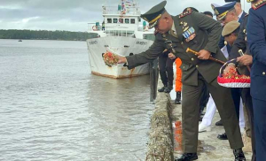 Dandim 1710/Mimika Ikuti Upacara Tabur Bunga di Pelabuhan Poumako Peringati HUT ke-80 RI