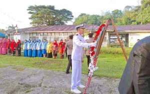 Danlanal Simeulue Pimpin Upacara Ziarah dan Tabur Bunga Pada Peringatan HUT Ke-80 Kemerdekaan RI