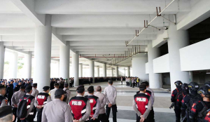 Brimob Polda Metro Jaya Siagakan Personel dalam Pengamanan Laga Persija vs Malut United di JIS
