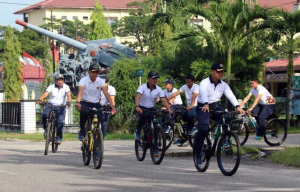 Prajurit Lanal Dumai dan KRI Pulau Rangsang-727 Meriahkan Olahraga Bersama
