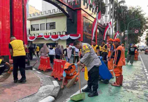 Kerja Bakti Bersihkan Lingkungan Sambut HUT Ke-80 Kemerdekaan RI