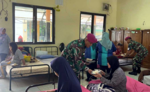 Sentuhan Kasih Yonmarhanlan III, Hangatkan Hati Lansia di Panti Sosial Tresna Werdha 1