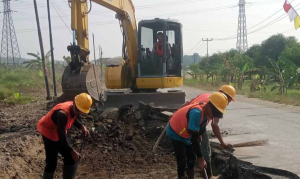 Jalan Tolengas–Jatigede Mulai Diperbaiki, Bupati Targetkan 2027 Sumedang Bebas Jalan Rusak