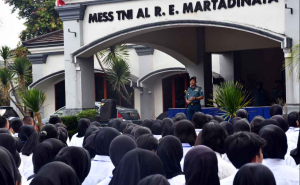 Komandan Lanal Bandung Teguhkan Semangat dan Integritas Calon Prajurit TNI AL Gelombang II 2025
