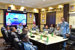 Kepala Bakamla RI Semangati Personel Zona Tengah