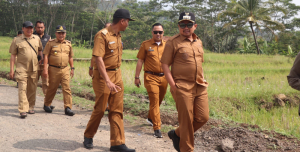 Jalan Cigarukgak-Buahdua Mulai Diperbaiki