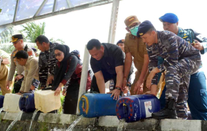 Lanal Tual Musnahkan 13.810 Liter Sopi Ilegal, Cegah Konflik Sosial di Maluku Tenggara