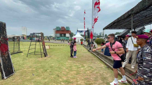 Atraksi Lempar Kapak dan Pisau Warnai Perayaan HUT TNI ke-80 di Monas