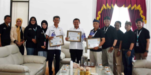 Bupati Dony dan eRKS Raih Tiga Penghargaan Nasional