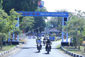 Lanud Sultan Hasanuddin Sambangi Warga Ajak Jaga Keamanan Lewat Patroli
