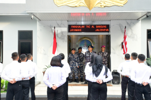 Danlanal Bandung Lepas 23 Casis TNI AL di Mako Lanal Bandung