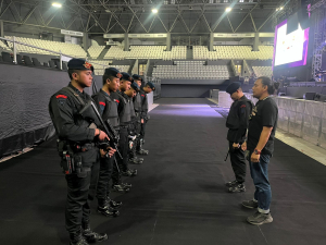 Brimob Polda Metro Jaya Pastikan Konser Air Supply & KLakustik Berlangsung Aman dan Nyaman