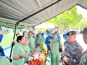 Sambut HUT Ke-80, TNI di Aru Hadirkan Pasar Murah dan Layanan Kesehatan Gratis untuk Rakyat