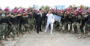 Tegap, Kompak, Juara! Kompi Marinir Pasmar 3 Harumkan Nama di Parade Defile HUT ke-80 TNI