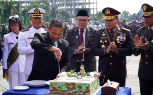 Delapan Dekade Mengabdi, Danlanal Dumai Hadiri Upacara HUT ke-80 TNI di Pekanbaru