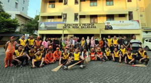 Batalyon A Pelopor Jaga Kebersihan Lingkungan Asrama AKP Mardjaman