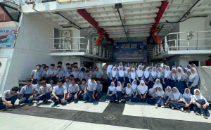 KN. Tanjung Datu-301 Kenalkan Dunia Kemaritiman Kepada Pelajar
