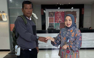 Samser Nainggolan Raih TV Samsung HD dari BRI BO Gading Serpong Pemenang Undian Simpedes 2025