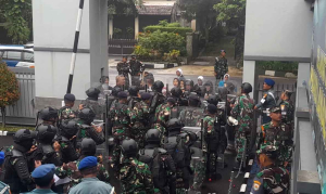 Pasukan Dakhura Lanal Bandung Berhasil Kendalikan “Massa”