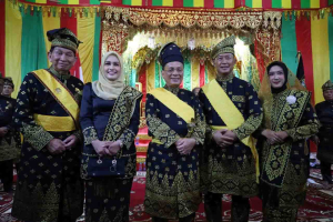 Danlanal Dumai Saksikan Penobatan Gelar Adat Bupati Rokan Hilir