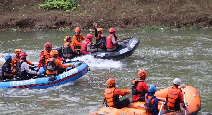 Batalyon B Pelopor Satbrimob PMJ Gelar Simulasi Siaga Hadapi Musim Hujan 1 1762693182377