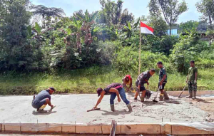 Satgas TMMD ke-126 Kodim 1810/Tambrauw Semangat Gotong Royong Pengecoran Jalan di Kampung Babak