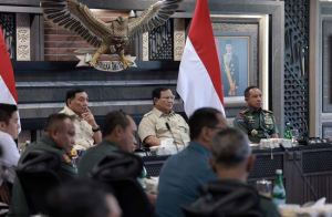 Presiden, Menhan, dan Panglima TNI Evaluasi Percepatan Pembangunan KDKMP di Seluruh Indonesia