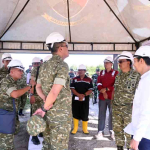 Danlanud Sultan Hasanuddin Dampingi Wakasau Tinjau Pembangunan Infrastruktur Site Radar Takalar