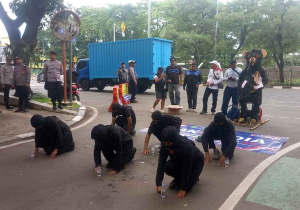 Ogoh-Ogoh Tikus Iringi Long March LAKI dan MAGSI Sambut Hakordia di Kota Bekasi