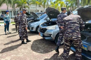 Pastikan Kesiapan Operasional, Lanal Bengkulu Gelar Apel Pengecekan Kendaraan Dinas