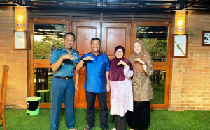 Danlanal Bandung Bersilaturahmi ke Laksamana TNI (Purn) Achmad Taufiq Rochman