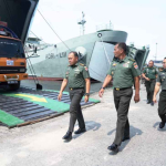 Kapal ADRI XCII-BM Bawa Bantuan Kemanusiaan untuk Tiga Wilayah Bencana di Sumatera