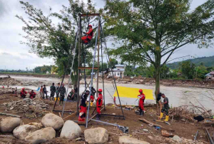 Sinergi TNI dan Kementerian Pertahanan Bangun Jembatan Gantung di Aceh