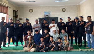 Batalyon B Pelopor Brimob PMJ Tebar Kepedulian Lewat Santunan Anak Yatim