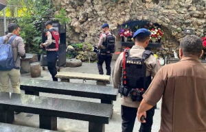 Sterilisasi Gereja Katedral, Brimob PMJ Pastikan Keamanan Ibadah Natal