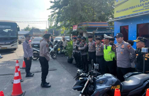 Batalyon C Pelopor Perkuat Pengamanan Terminal Kalideres pada Operasi Lilin Jaya 2025