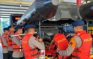 Brimob Batalyon C Pelopor Tingkatkan Kesiapsiagaan SAR di Ciputat