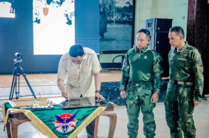 Panglima TNI dan Menhan Anugerahkan KPLB kepada 155 Prajurit Berprestasi di Timika