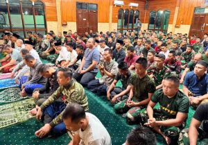 Panglima TNI Sholat Subuh Berjamaah di Timika