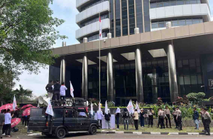Brimob Batalyon C Pelopor Layani Aksi Damai di Gedung KPK