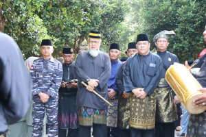 Danlanal Bintan Hadiri Kenduri Merohom Bukit Batu