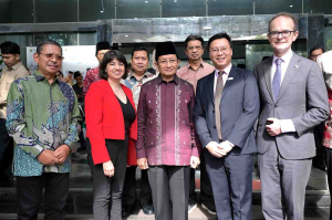 Guru Madrasah Naik Kelas Lewat Kolaborasi Global