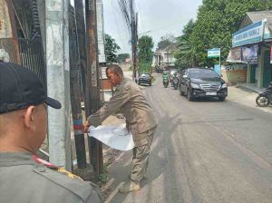 Satpol PP Bekasi Tertibkan Reklame Ilegal
