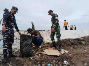 Posal Mukomuko Aksi Bersih Pantai Abrasi