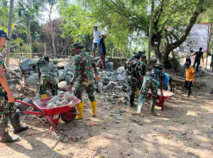 TNI AD Bangun Jembatan Perintis Garuda Padang