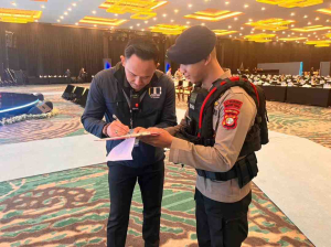 Brimob Jamin Keamanan Rapim Polri di TMII